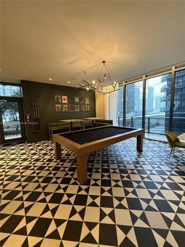 Building Photo - 801 S Miami Ave