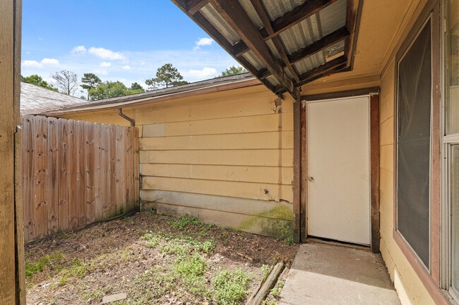 Building Photo - 12322 Wild Pine Dr