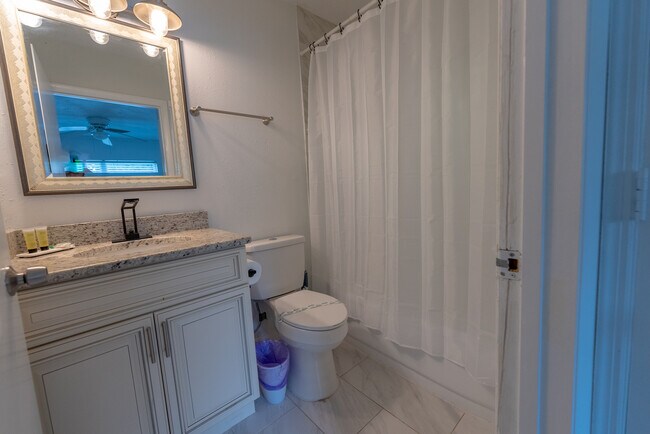 Building Photo - 2627 Ambergate Rd