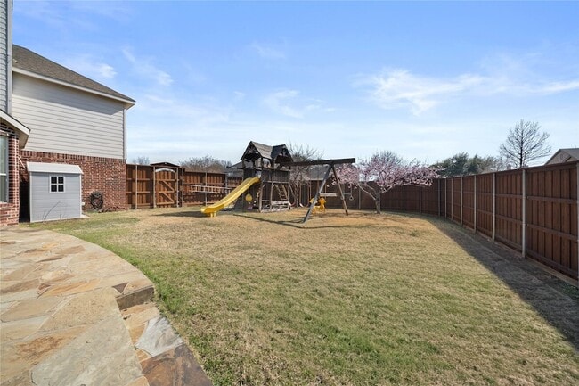 Building Photo - 9333 Fairmont Dr