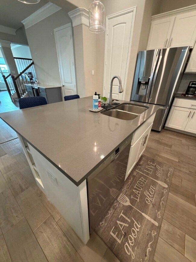 Building Photo - 4610 Center St