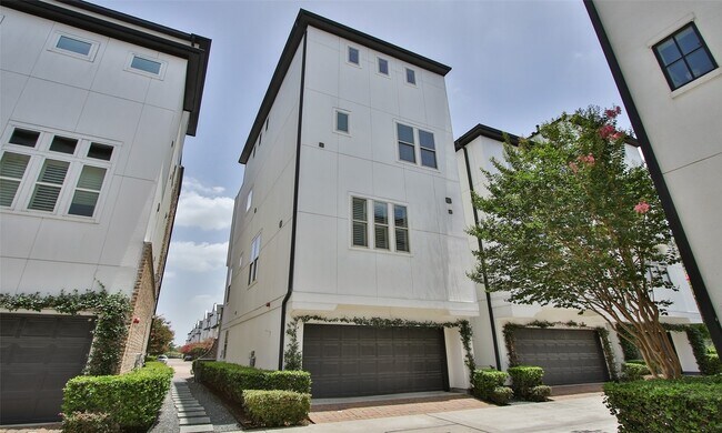Building Photo - 2707 Cohn Garden Ln