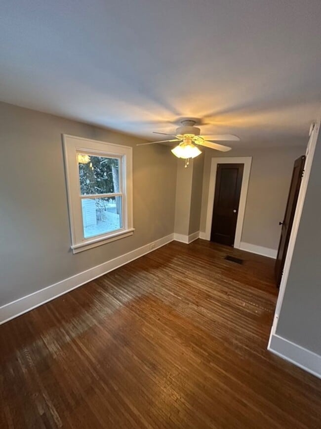 Building Photo - 93 Tryon Park