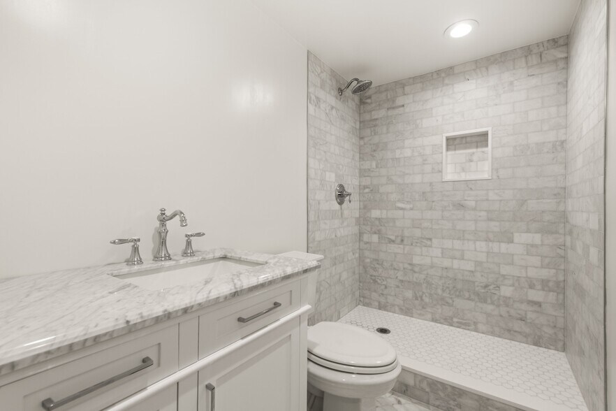 Building Photo - 48 Meyer Pl