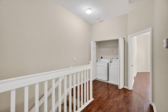 Building Photo - 4991 Bonsai Cir