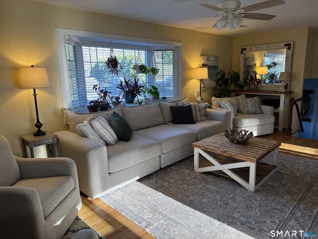 Building Photo - 15 Brookfield Dr