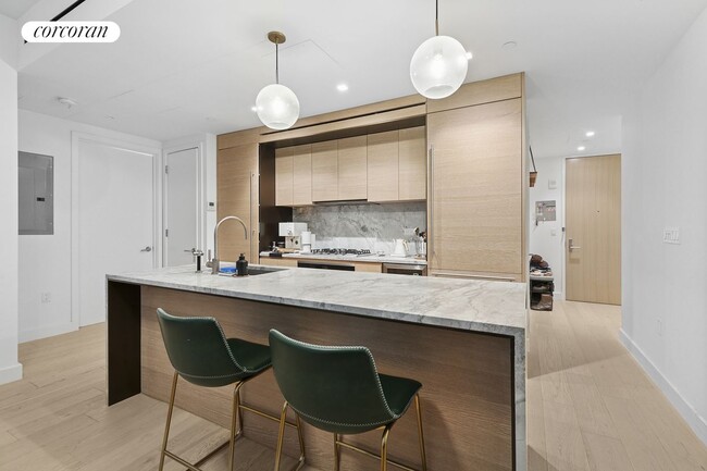 Primary Photo - 215 W 28th St