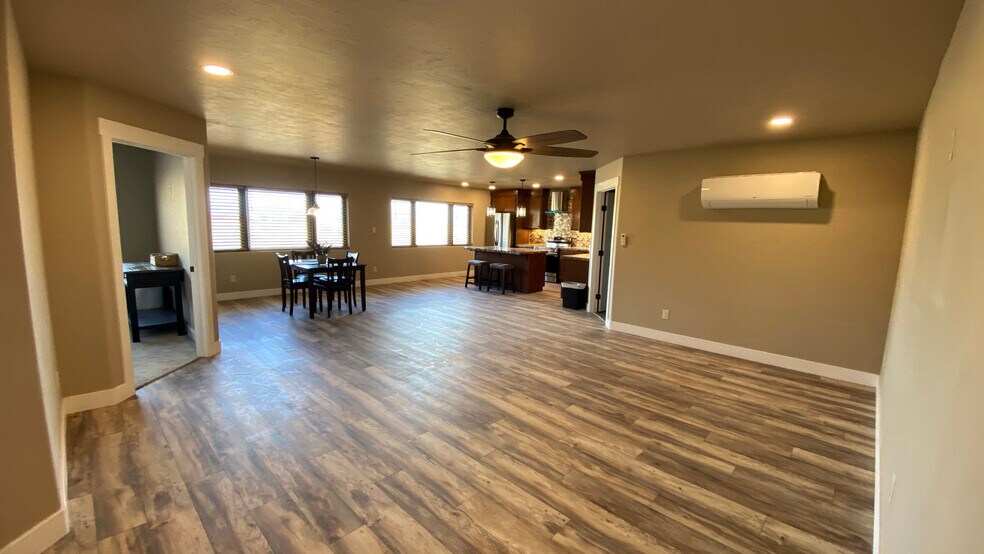 HUGE living area - 1785 Broadway