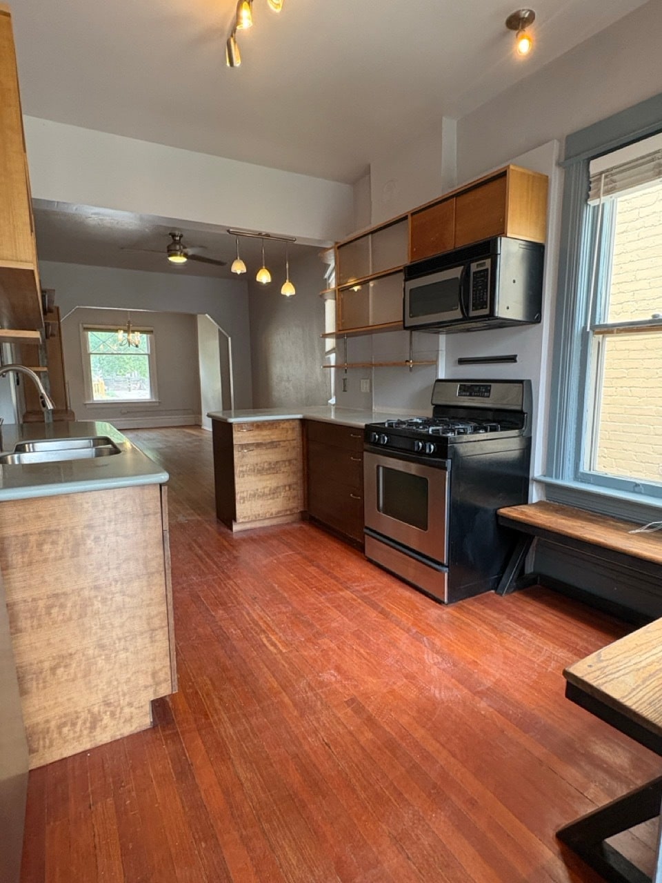 Kitchen - 3406 N Raleigh St