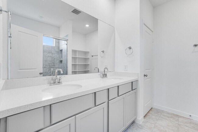 Building Photo - 9735 Bixby Crk Dr