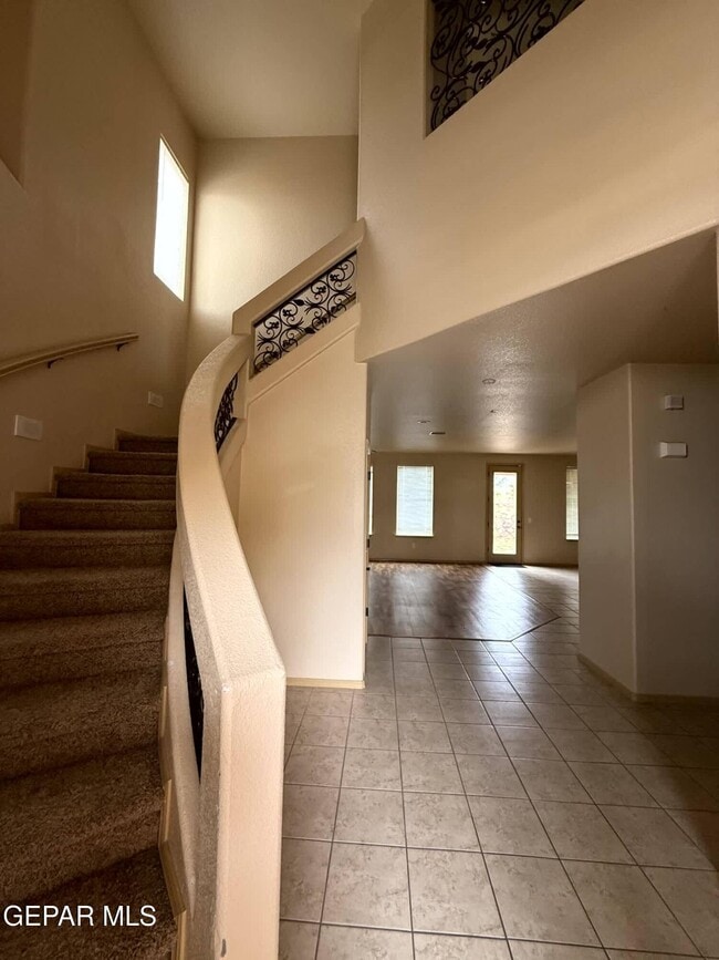 Building Photo - 11533 Merejildo Madrid St