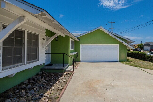 Building Photo - 6352 Clyde Ave