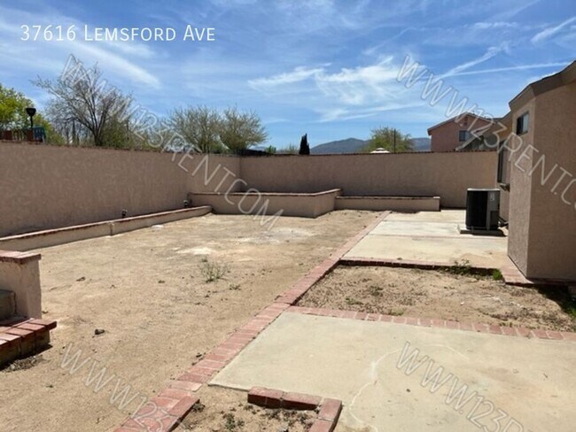 Building Photo - 37616 Lemsford Ave