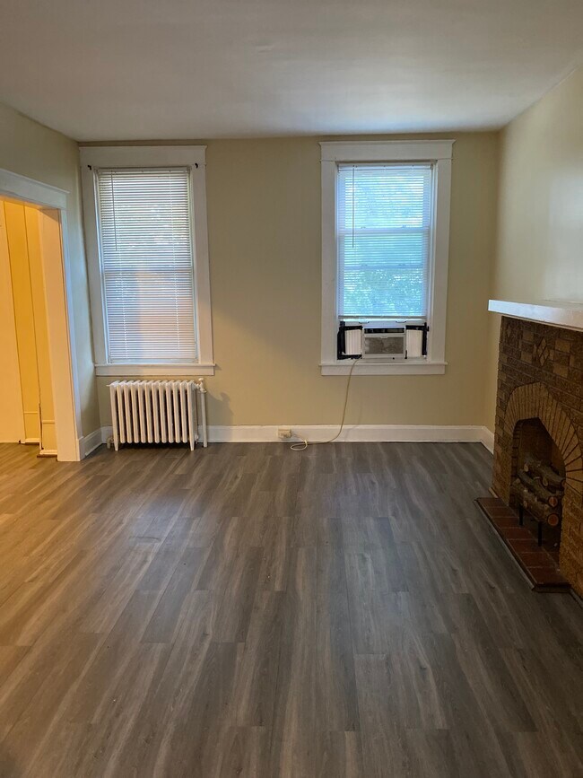 Building Photo - 4009 W Cold Spring Ln