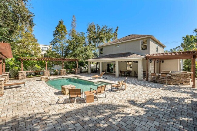 Building Photo - 5701 S MacDill Ave