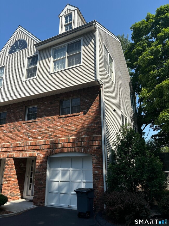 Building Photo - 150 Prospect St