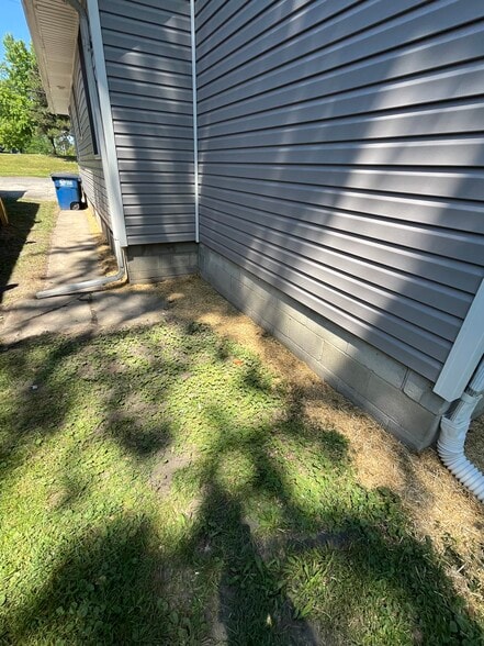 Building Photo - 1320 Fairlawn Ave