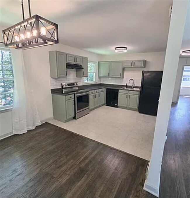 Building Photo - 2863 Catalina Dr