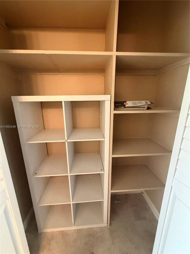 Building Photo - 355 Sheffield O