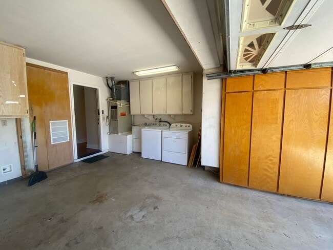 Building Photo - 2 Bedroom, 2 Bath Home with Golf Course View!