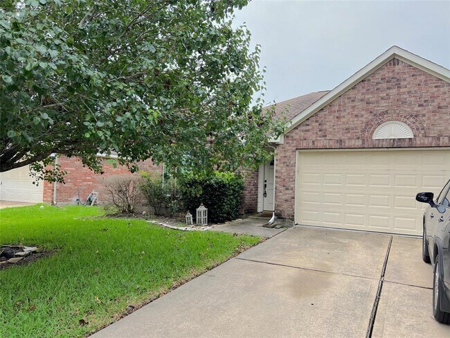 Building Photo - 24027 Floragate Dr