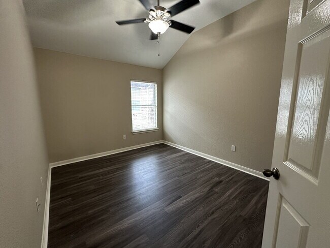 Building Photo - Coming Soon! 3BD 2BA Home for Rent: Kyle T...