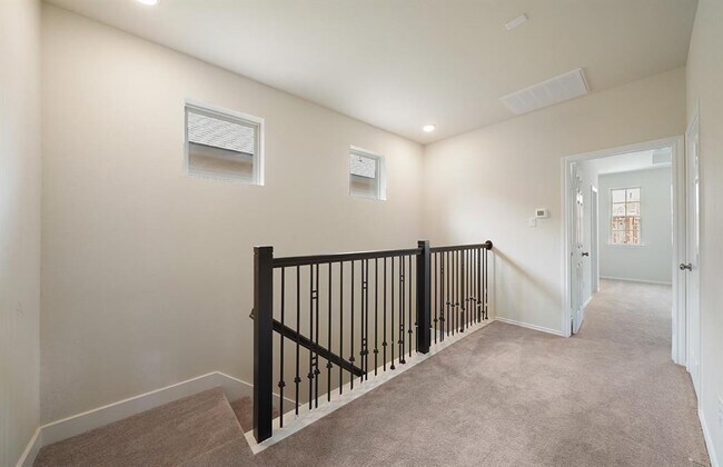 Building Photo - 8647 Cedardale Park Dr