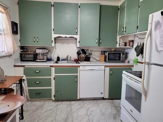 Building Photo - 1354 Mesa Ave