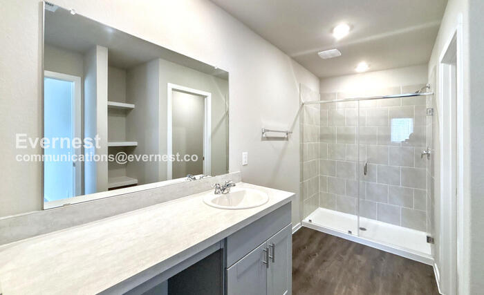 Building Photo - 5923 Hollyhock Ln