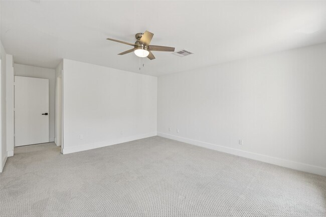 Building Photo - 1535 Potomac Dr