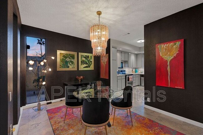 Building Photo - 1317 E Amado Rd