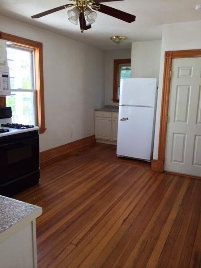 Building Photo - 47 Litchfield St