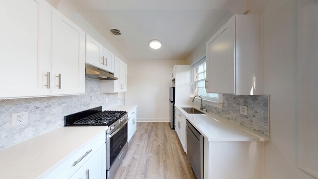 Building Photo - 2410 Dwight Way