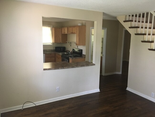 Building Photo - 4201 Dinglewood Ave