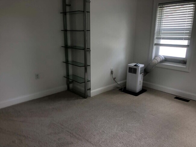 Building Photo - Newly Renovated 3BR/2.5BA Home in NE DC – Move-In Ready!