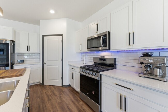 Building Photo - 25424 W Cerena Cir