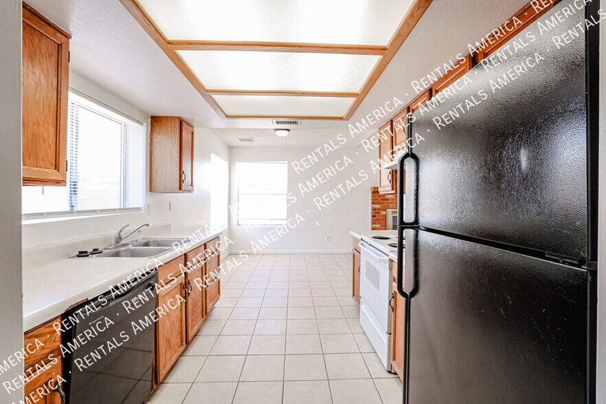 Building Photo - 8342 W Orchid Ln