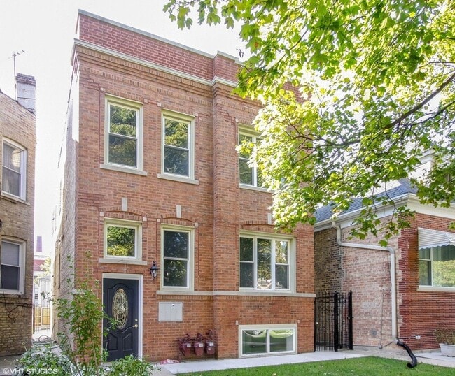 Primary Photo - 4343 W Drummond Pl