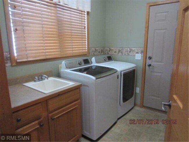 Building Photo - 10304 Yates Dr N