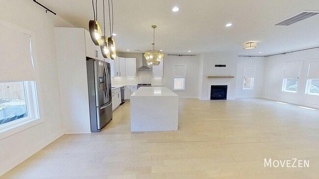 Building Photo - 5018 Double Lakes Dr