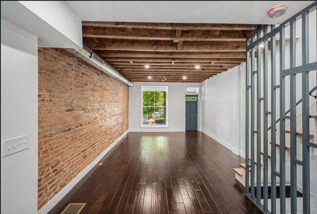 Building Photo - BEAUTIFULLY RENOVATED on the best block in Remington