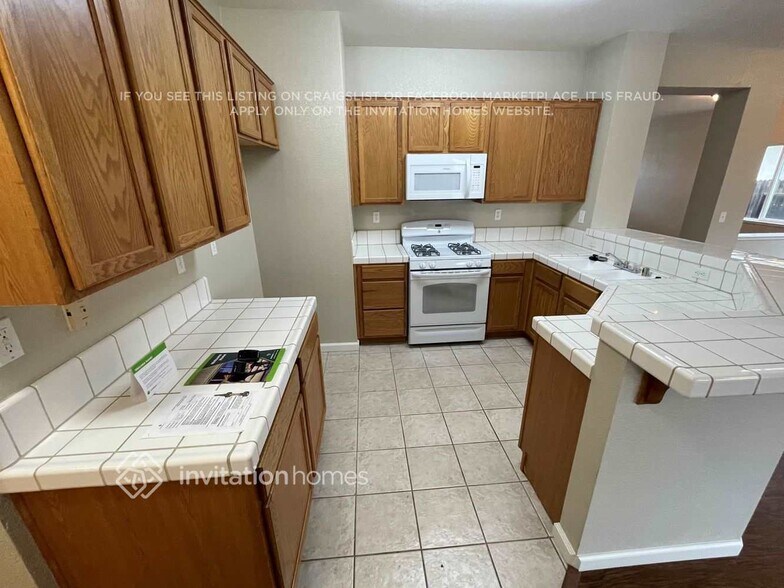 Building Photo - 7722 Manorside Dr