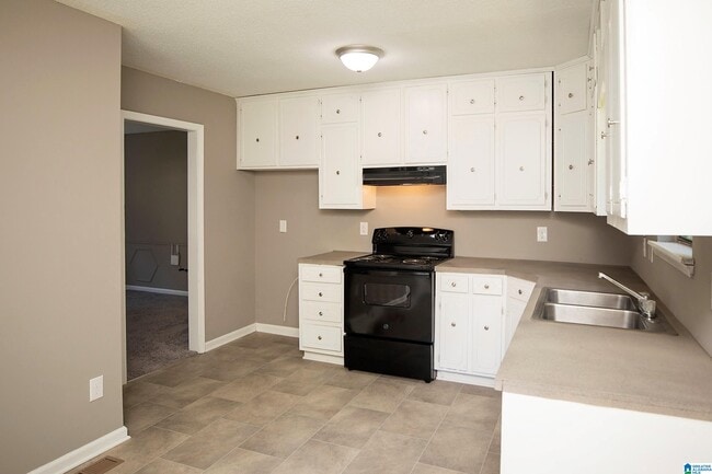 Building Photo - 3142 Sleepy Hollow Dr
