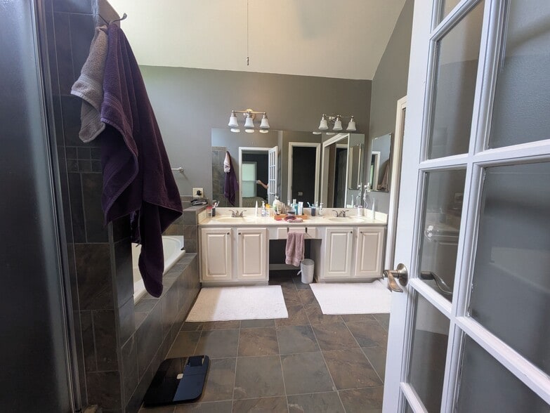 Building Photo - 4736 Woodland Brook Ct SE