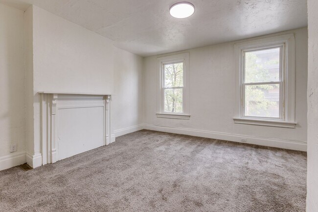 Building Photo - 112 Tecumseh St