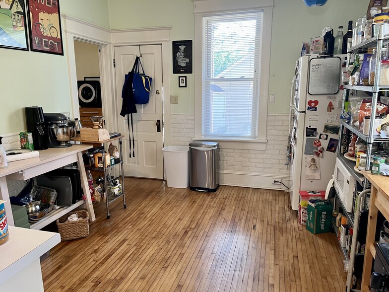Kitchen - 2732 N Fratney St