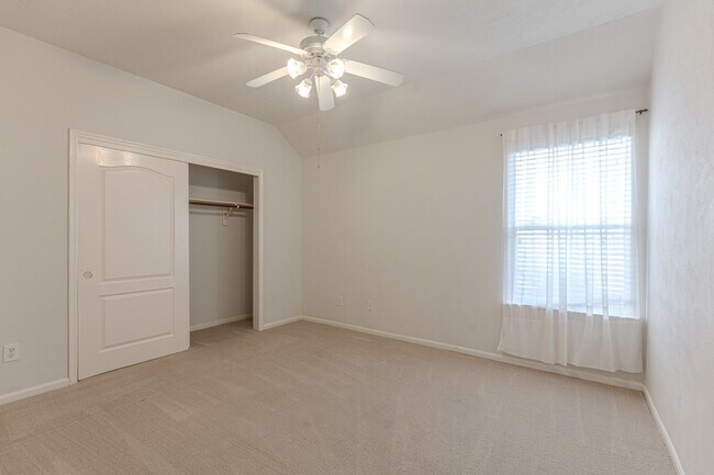 Building Photo - 6618 Trenton Lake Ln