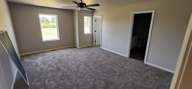 Building Photo - Modern Townhome in South Bismarck! Newly Available!