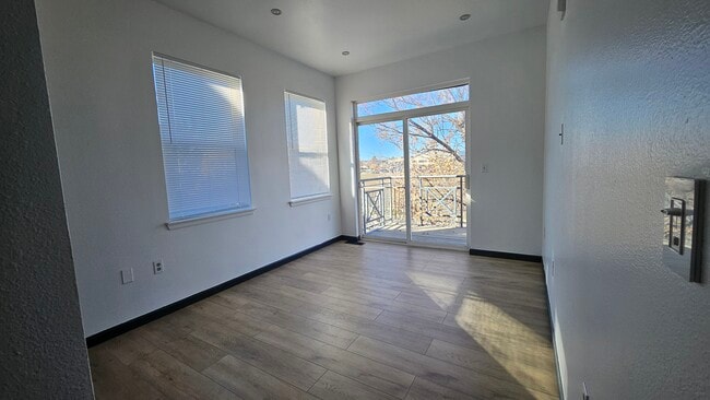 Building Photo - 14891 E Centrepoint Dr