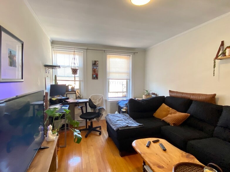 Building Photo - 1860 Commonwealth Ave